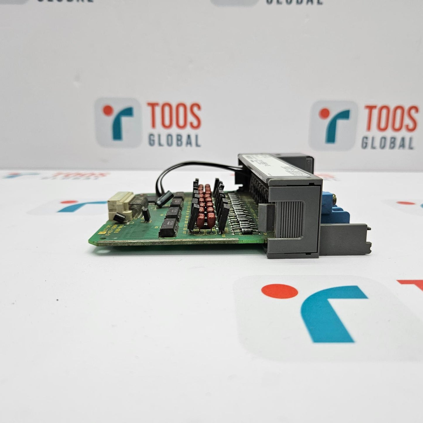 ALLEN-BRADLEY - 1746-OB16 SLC500 SER. D OUTPUT MODULE