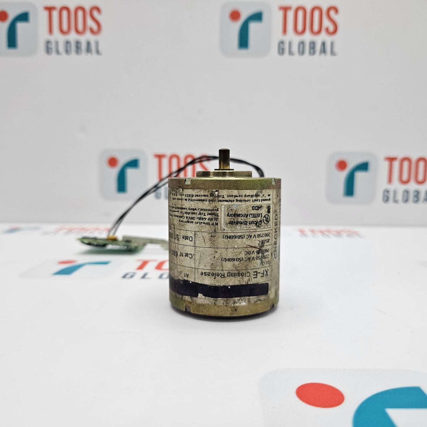 MERLIN GERIN 685 658 XF-E CLOSING RELEASE CIRCUIT BREAKER