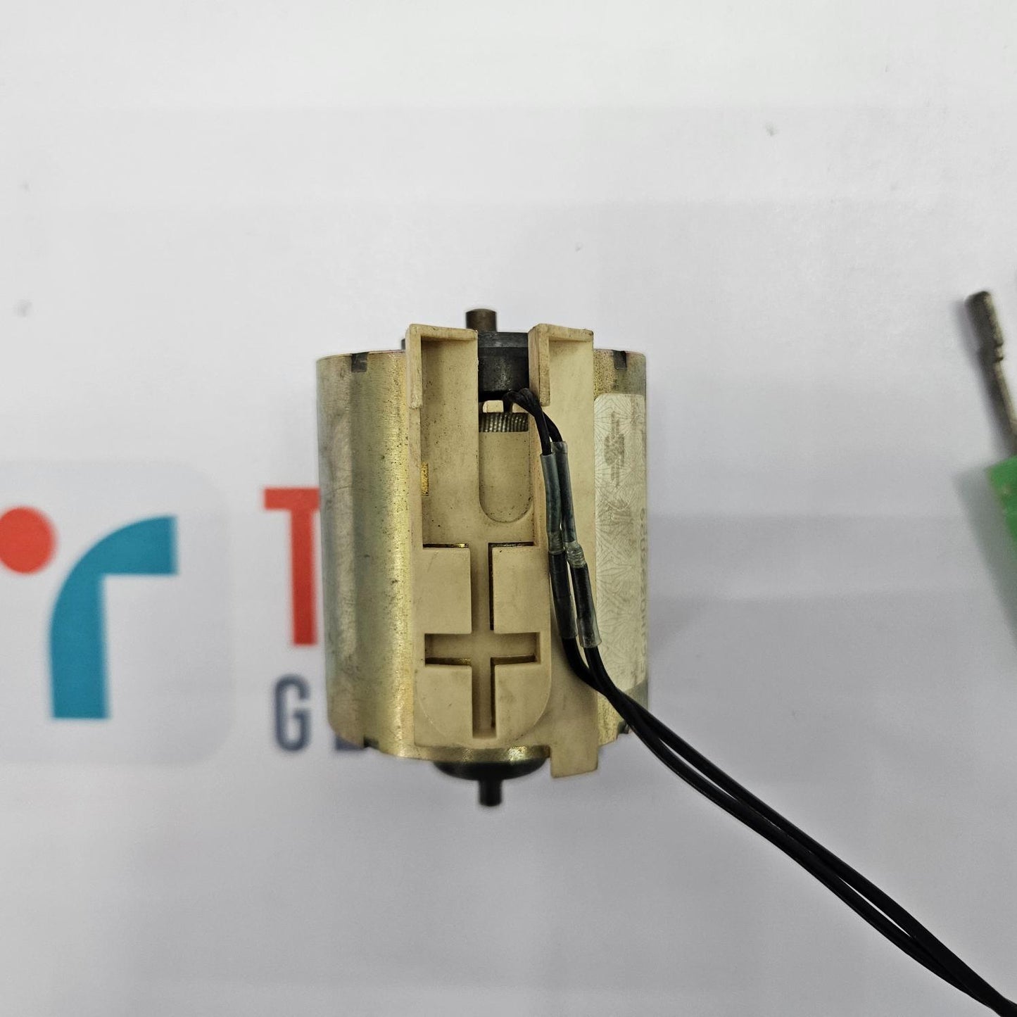 Merlin Gerin MN-U UNDERVOLTAGE RELEASE 685 683