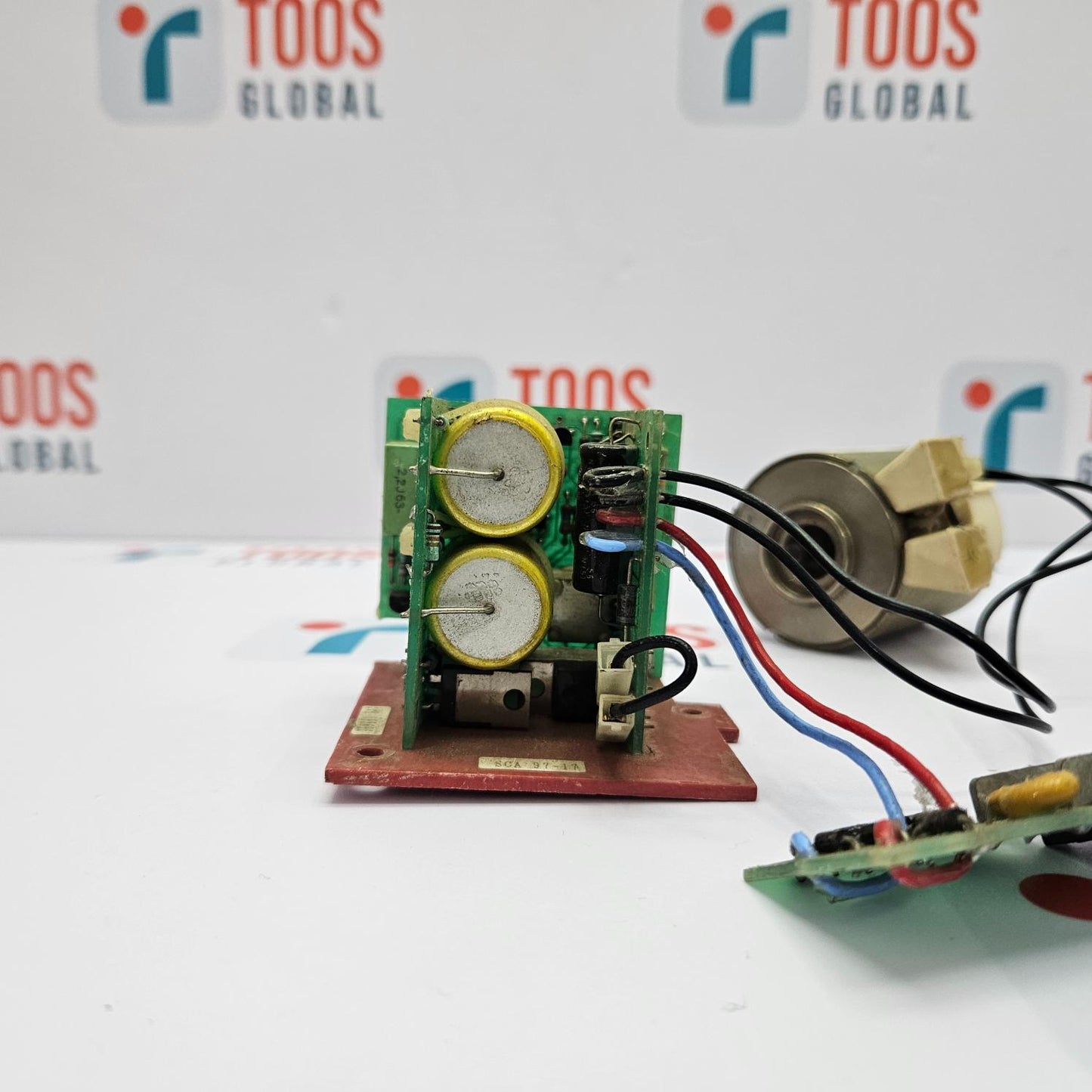 Merlin Gerin MNR-UV Undervolatge Release 685 692