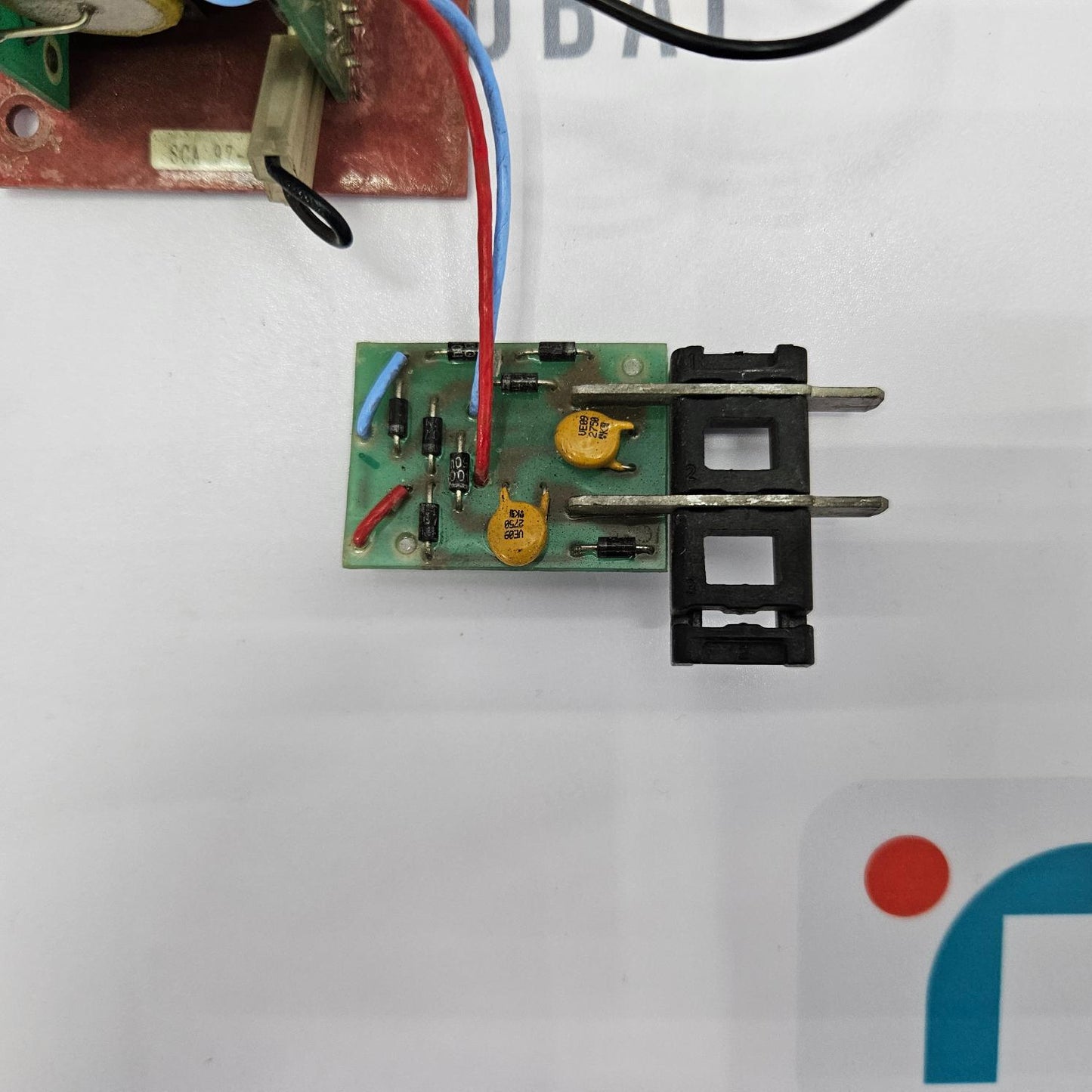 Merlin Gerin MNR-UV Undervolatge Release 685 692