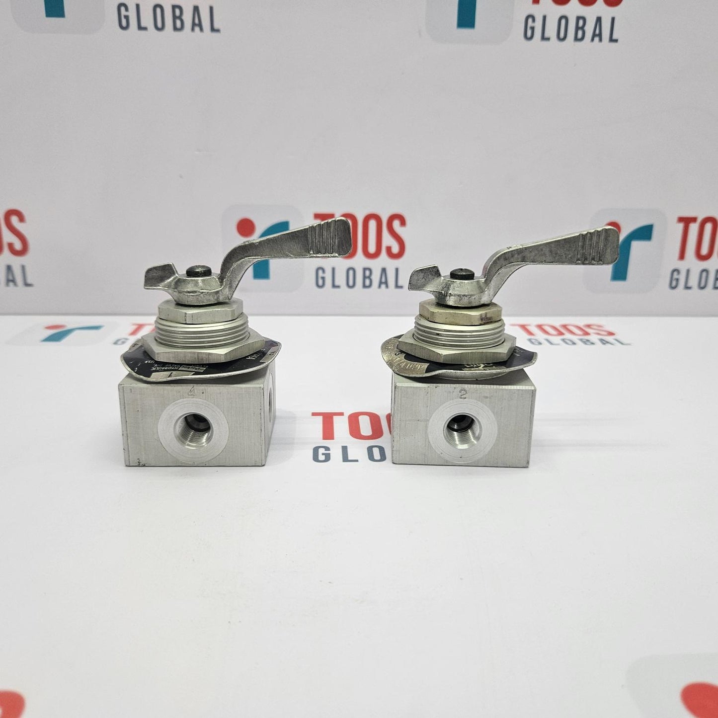 PARKER 8441E 1/4 D2P HYDRAULIC DIRECTIONAL CONTROL VALVE