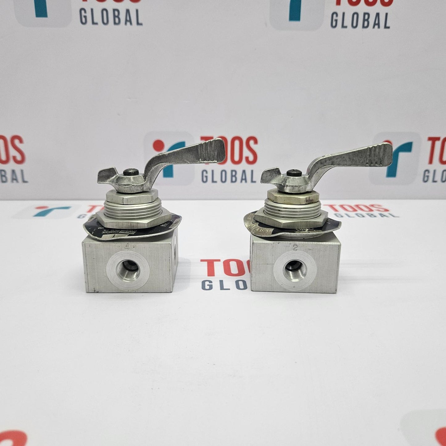 PARKER 8441E 1/4 D2P HYDRAULIC DIRECTIONAL CONTROL VALVE