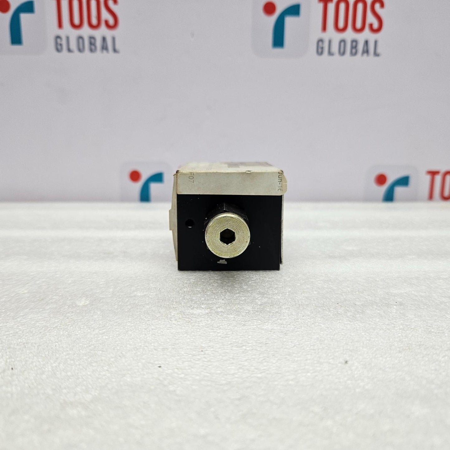 PARKER D1VP1CN9070 PILOT VALVE NEW