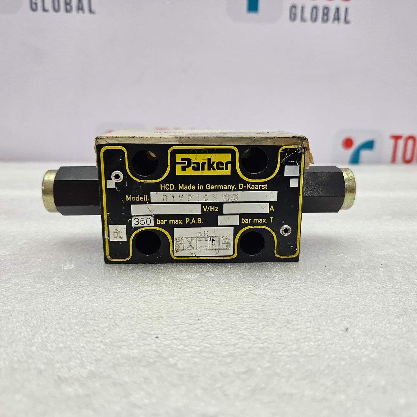 PARKER D1VP1CN9070 PILOT VALVE NEW