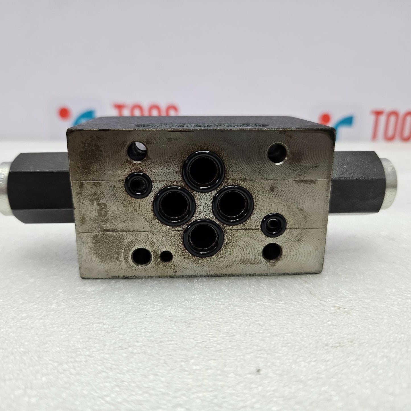 Parker D1VP001CN9091 Directional Control Valve New