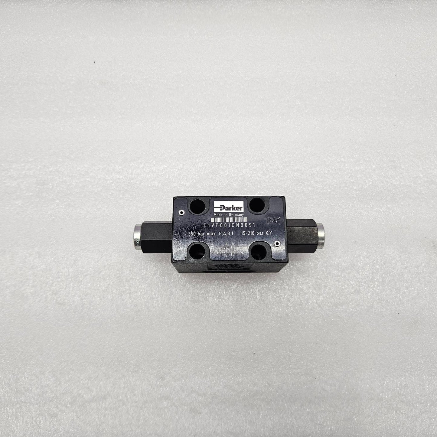 Parker D1VP001CN9091 Directional Control Valve New