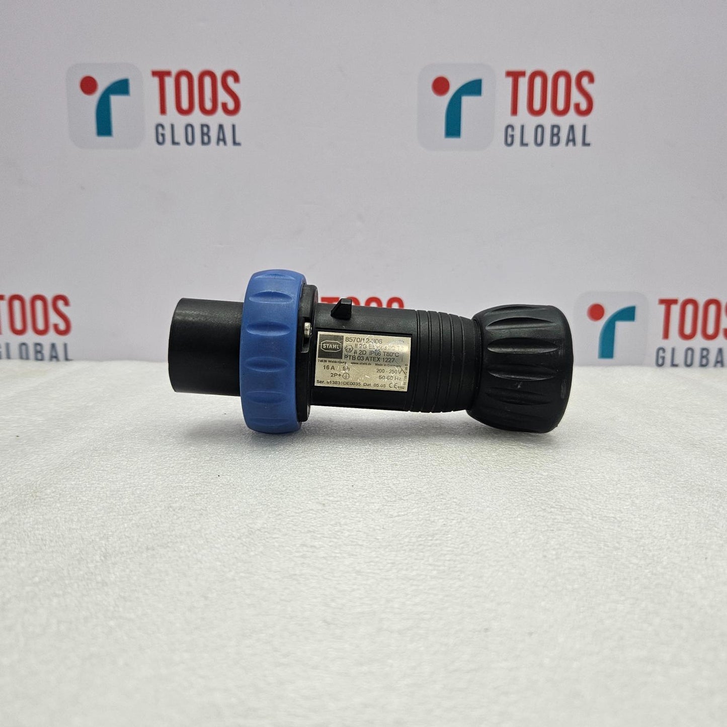 STAHL 8570/12-306 PLUG 3-POL 16A 200-250V NEW