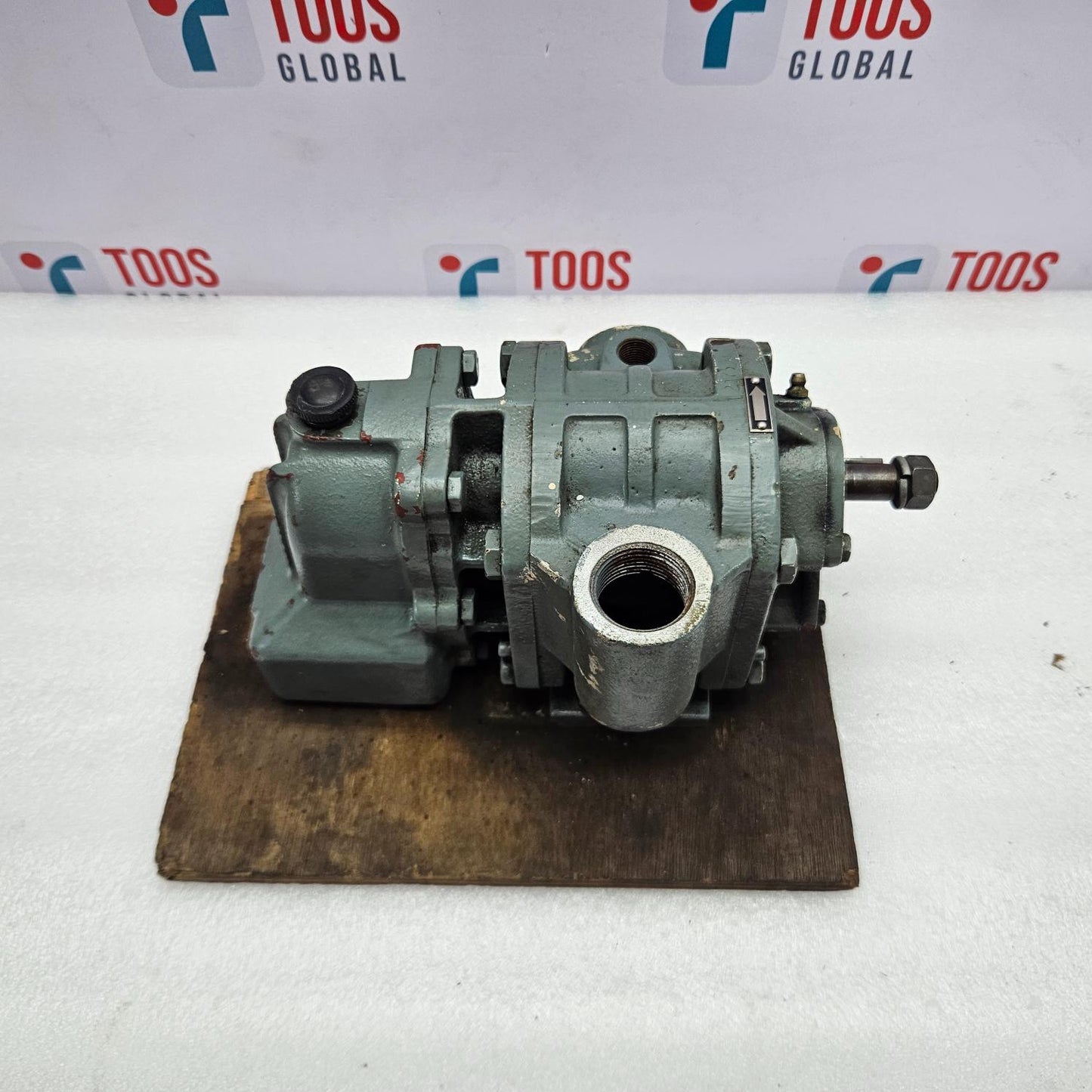 Taiko Kikai TSS-32 Rotary Blower on a white background with 'TOOS' branding.