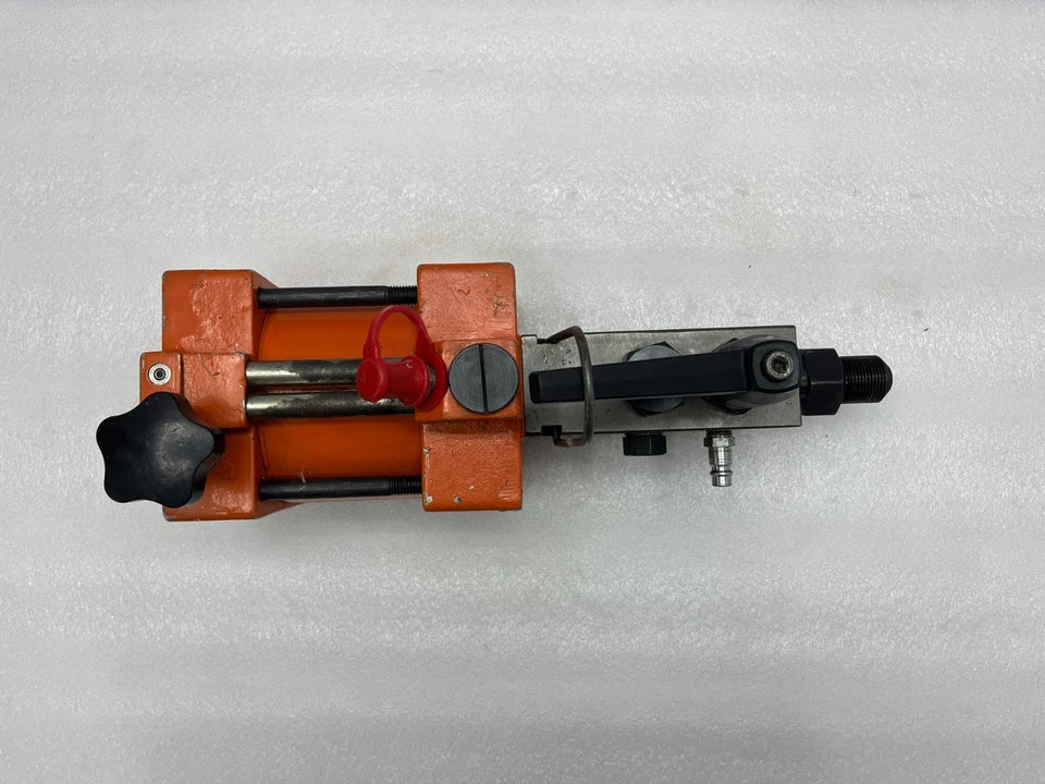 SKF THAP 300 AIR DRIVEN OIL INJECTOR HYDRAULIC PUMP