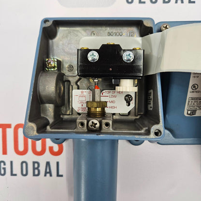 UNITED ELECTRIC H100-270 DIFFERENTIAL PRESSURE SWITCH NEW