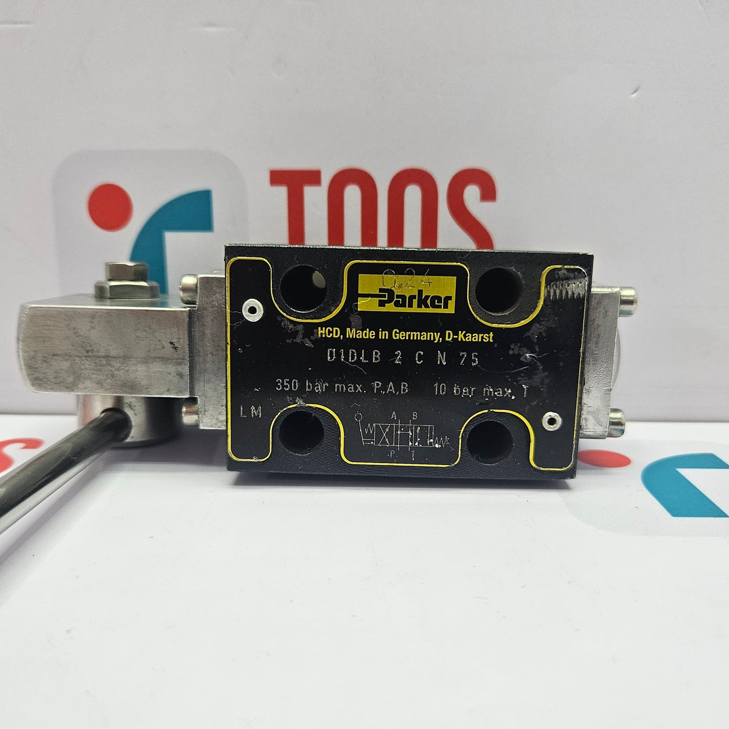 PARKER D1DLB 2 C N 75 Directional Control Valve D1DLB2CN75