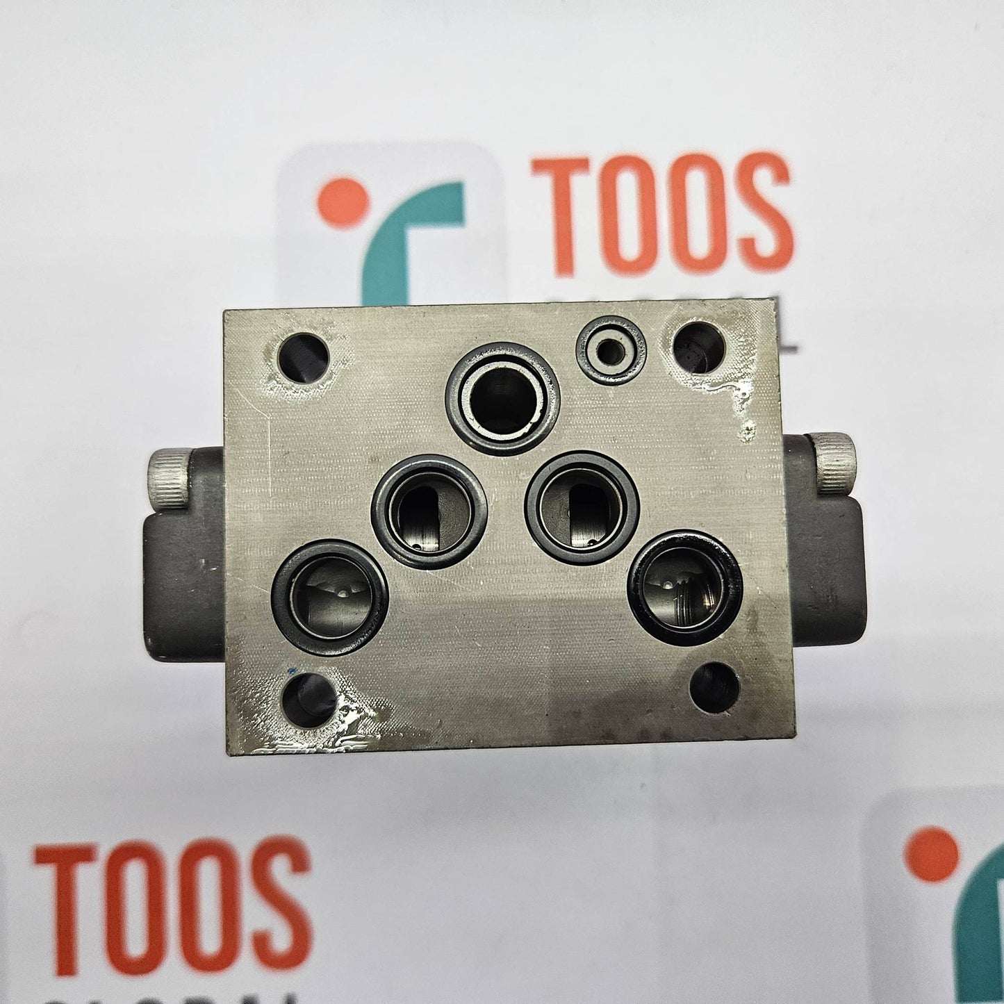 Rexroth R900379192 Servo Valve 4WS2EM10-45/30B2ET315Z8DM NEW