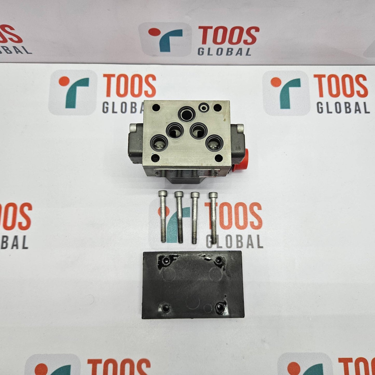 Rexroth R900379192 Servo Valve 4WS2EM10-45/30B2ET315Z8DM NEW