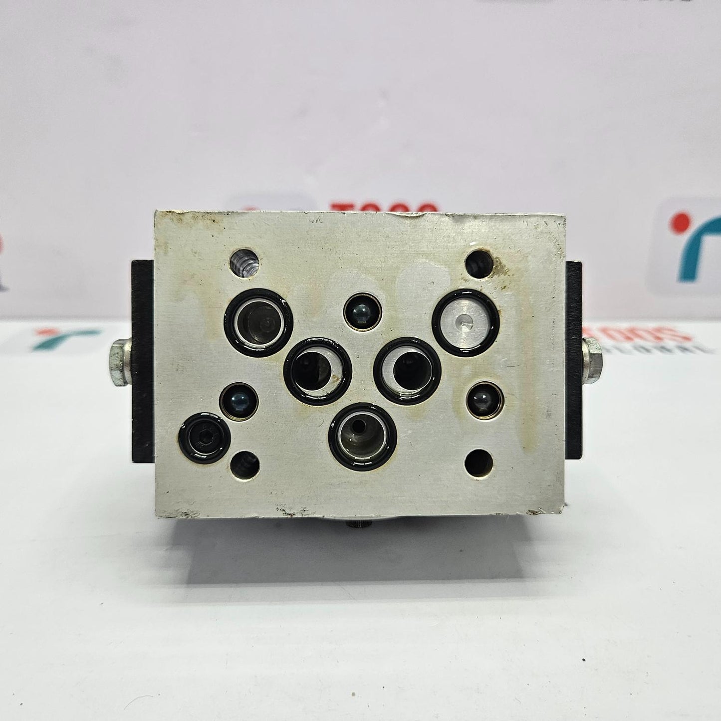 MOOG D631-009CA SERVO VALVE H20F1GMANBRM
