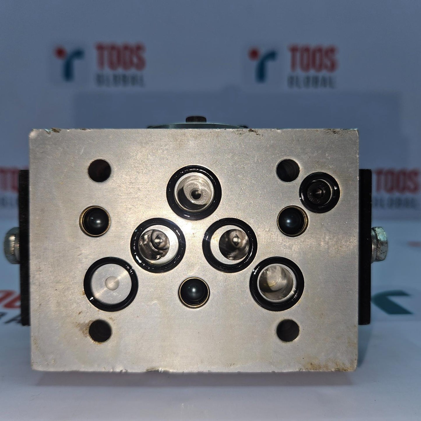 MOOG D631-009CA SERVO VALVE H20F1GMANBRM
