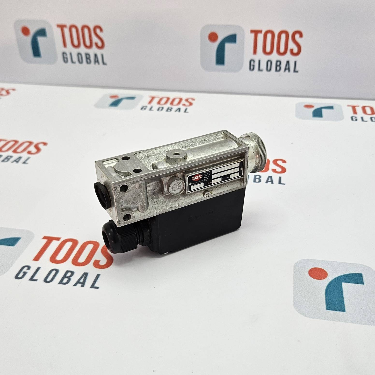 NORGREN HERION 0821060 ELECTRO MECHANICAL PRESSURE SWITCH 10...160BAR 250V 6A white background with 'TOOS GLOBAL' branding.