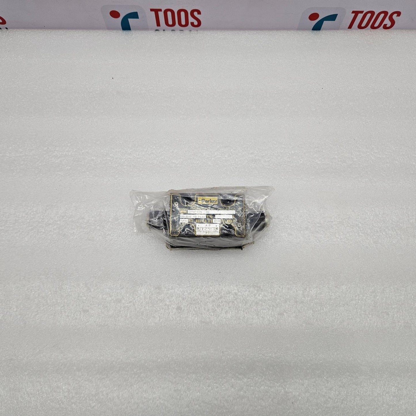 PARKER D1VP1CN 70 PILOT VALVE DIVP1CN70 NEW