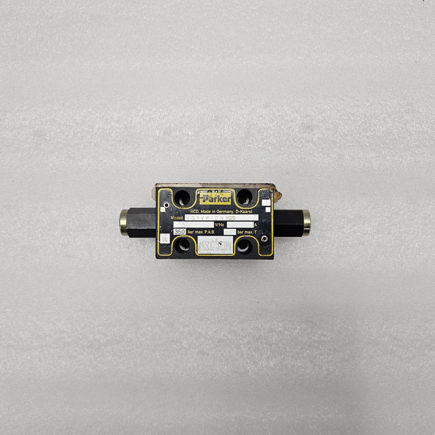 PARKER D1VP1CN9070 PILOT VALVE NEW