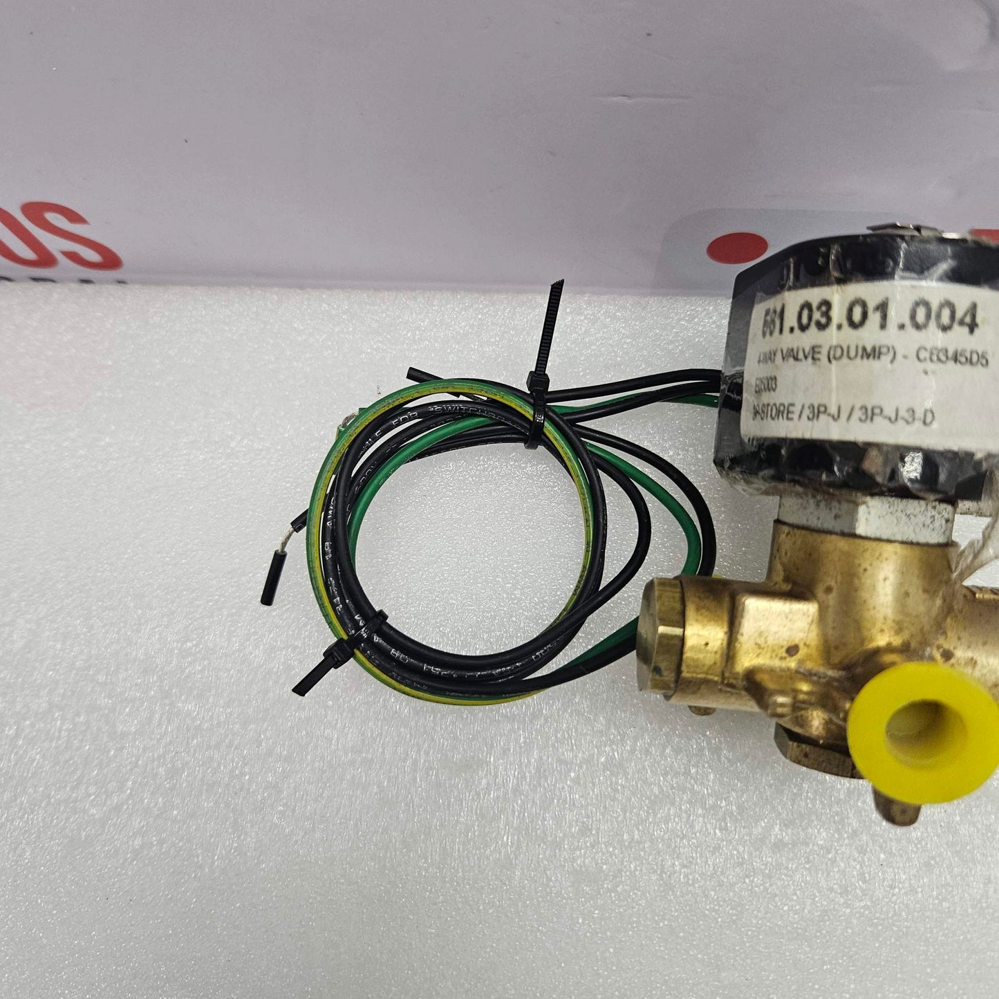 Parker 04F48S2106ACF4C01, 4-Way Solenoid Valve 24 V, 1/4 NPT, 10-150 Psi with wiring on a white background featuring 'TOOS Global' branding.