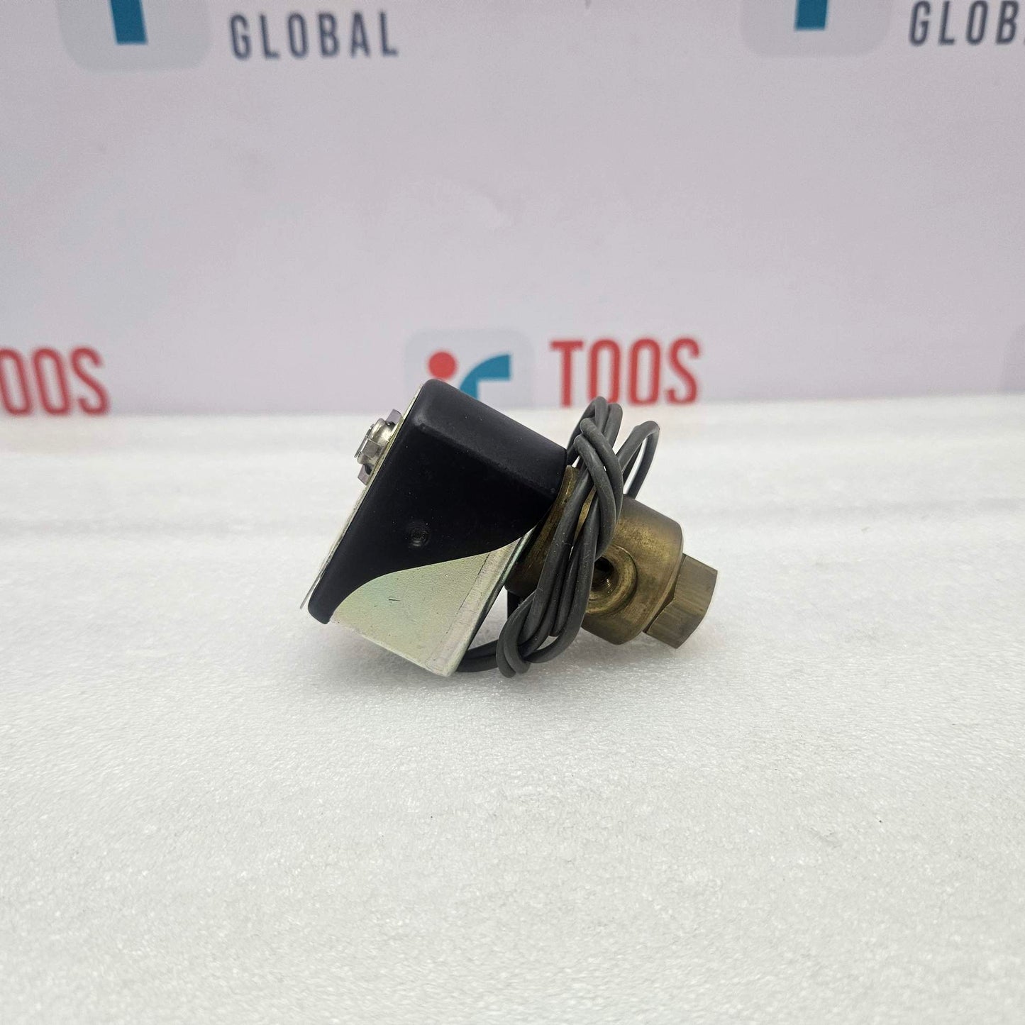 Parker 7730-011-SA Solenoid Valve New