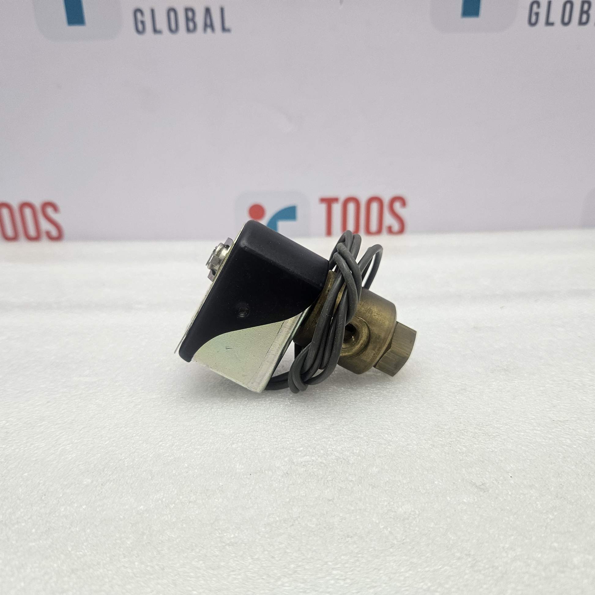 Parker 7730-011-SA Solenoid Valve New