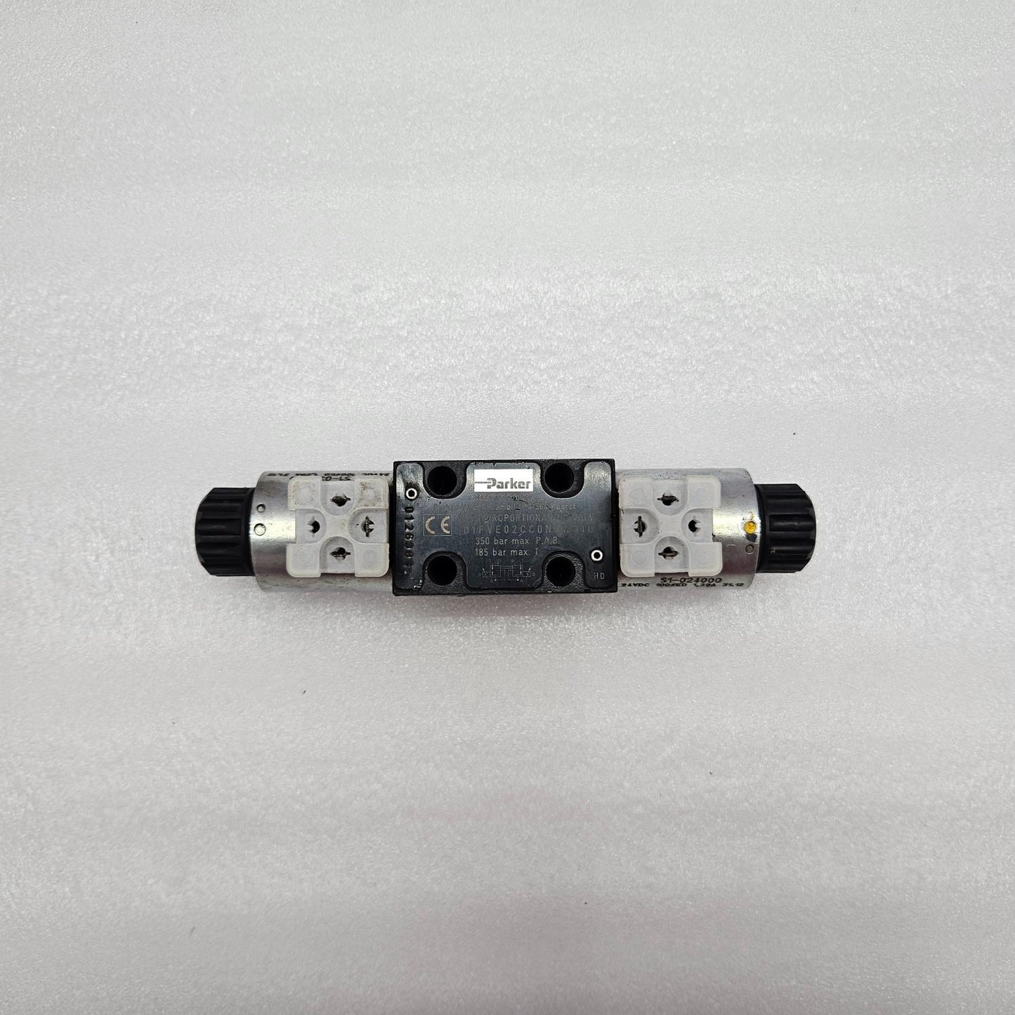 Parker D1FVE02CC0NJW310 Pilot Proportional Directional Control Valve