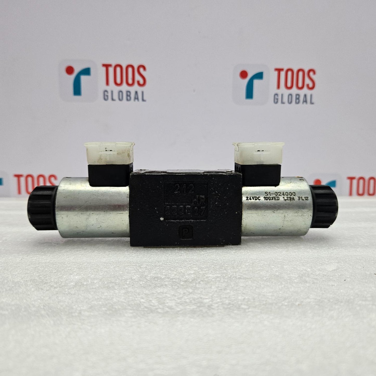 Parker D1FVE02CC0NJW310 Pilot Proportional Directional Control Valve