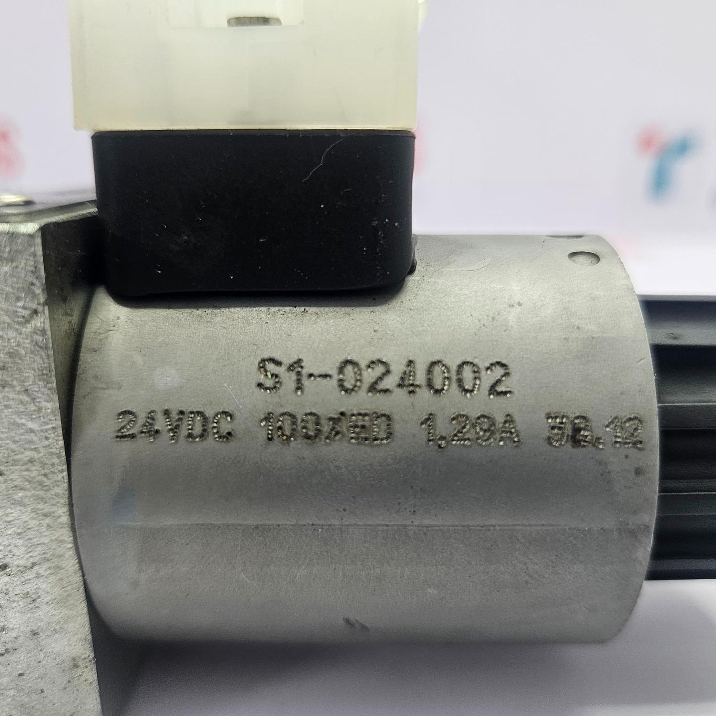 Parker D1MW004CNJW1P91 Directional Control Valve