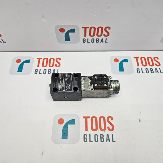 Parker D1SE30BNUW 3/2 Way Seated Type Directional Control Valve Mechanical component on a white background with 'TOOS GLOBAL' logos.