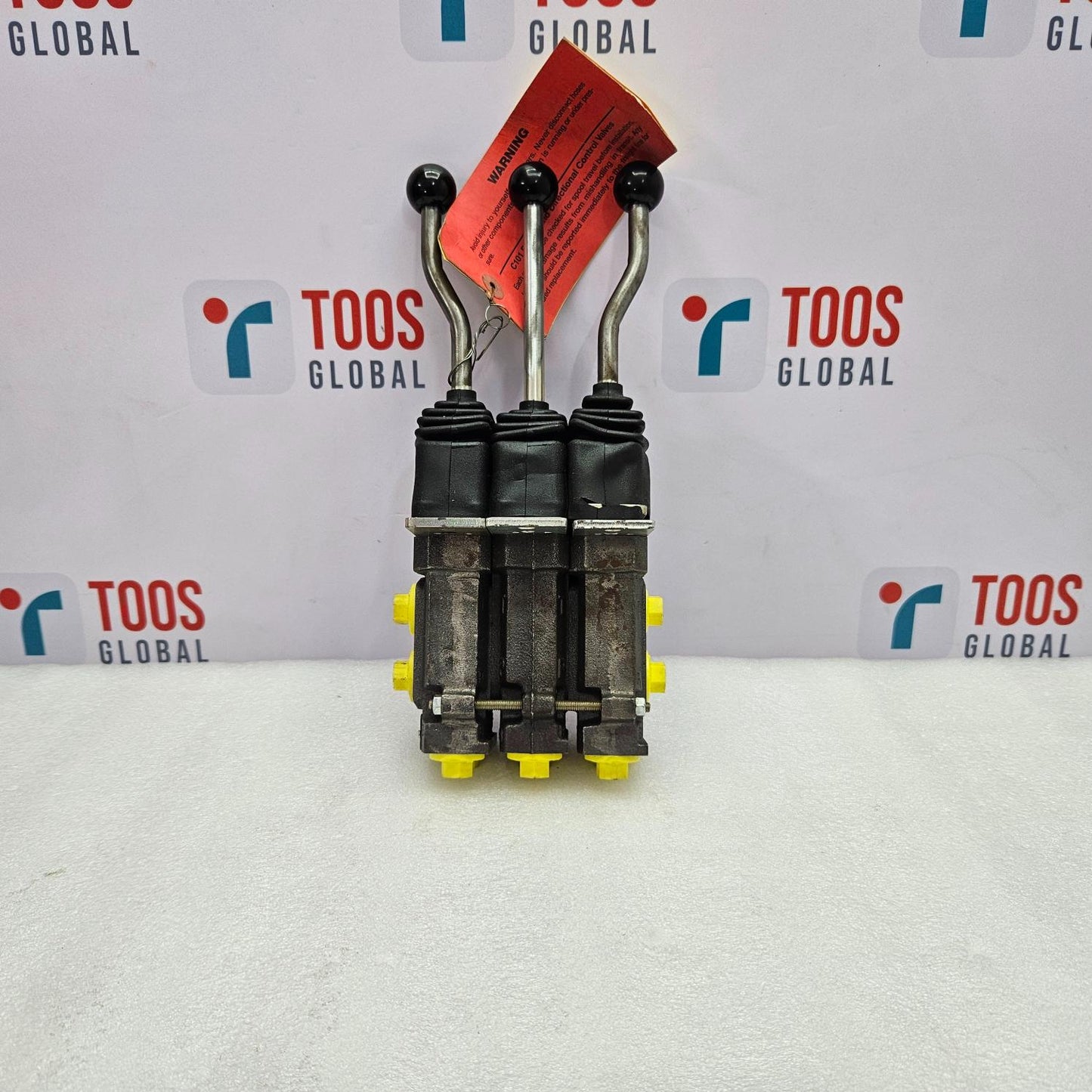 Parker PCL402-06-UT55112 Hydraulic Joystick with yellow feet on a white background with 'TOOS GLOBAL' branding.