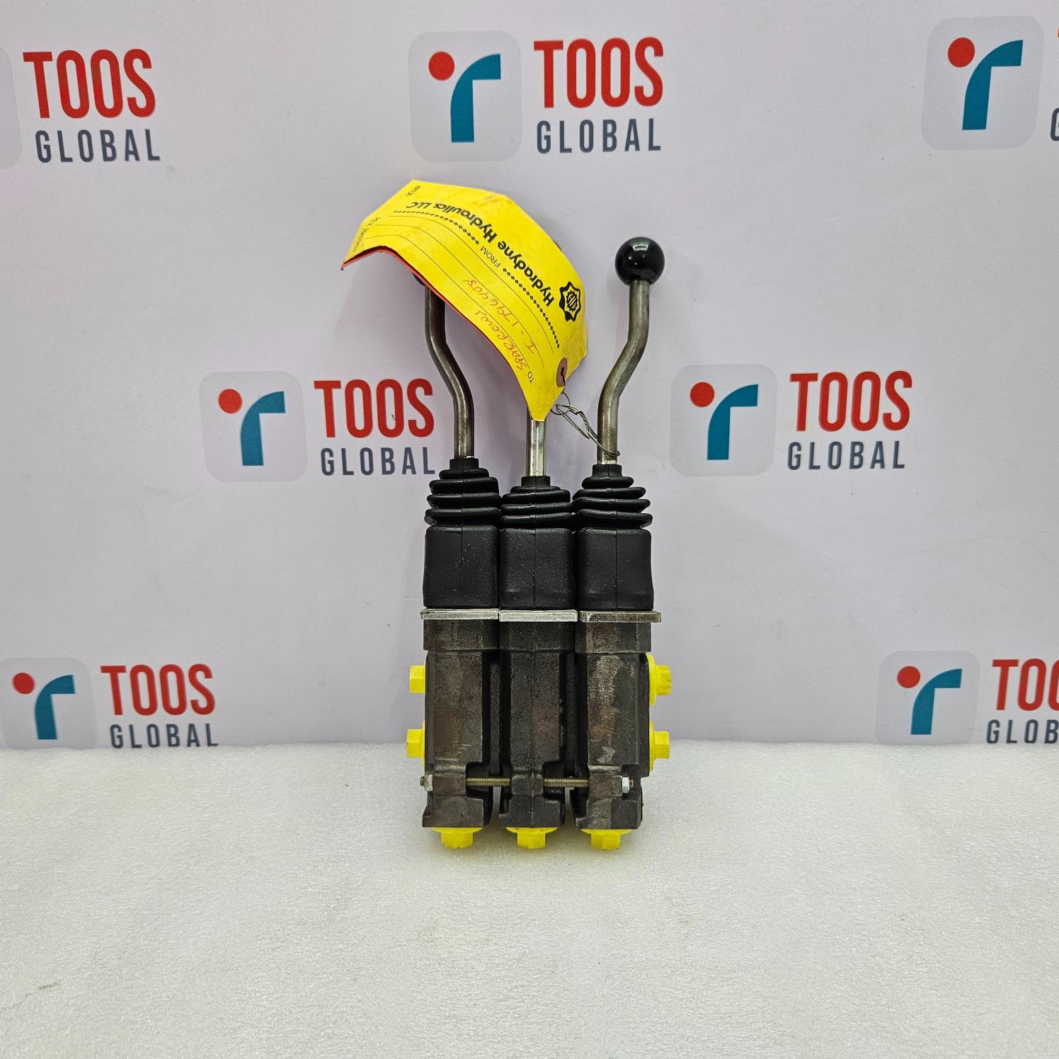 Parker PCL402-06-UT55112 Hydraulic Joystick with yellow cap on a white background with 'TOOS GLOBAL' branding.