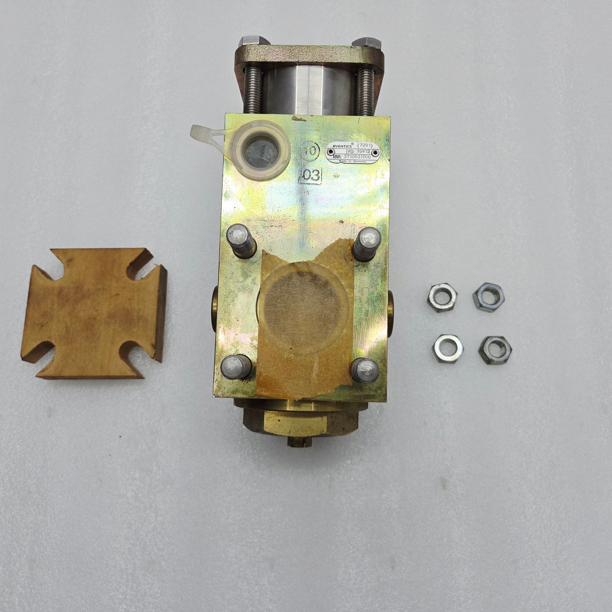 REXROTH AEVENTICS 3710531000 MAIN AIR STARTING VALVE with a cross-shaped piece on a gray background
