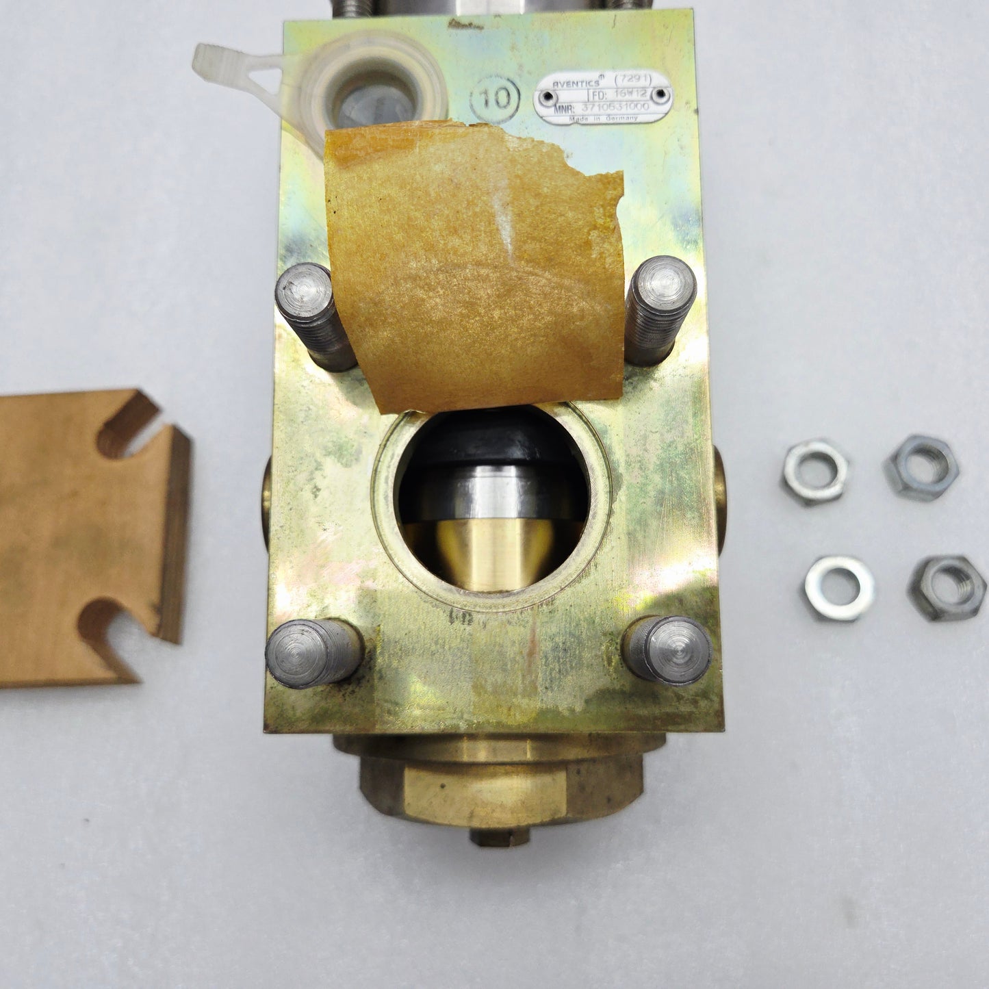 REXROTH AEVENTICS 3710531000 MAIN AIR STARTING VALVE with a cross-shaped piece on a gray background