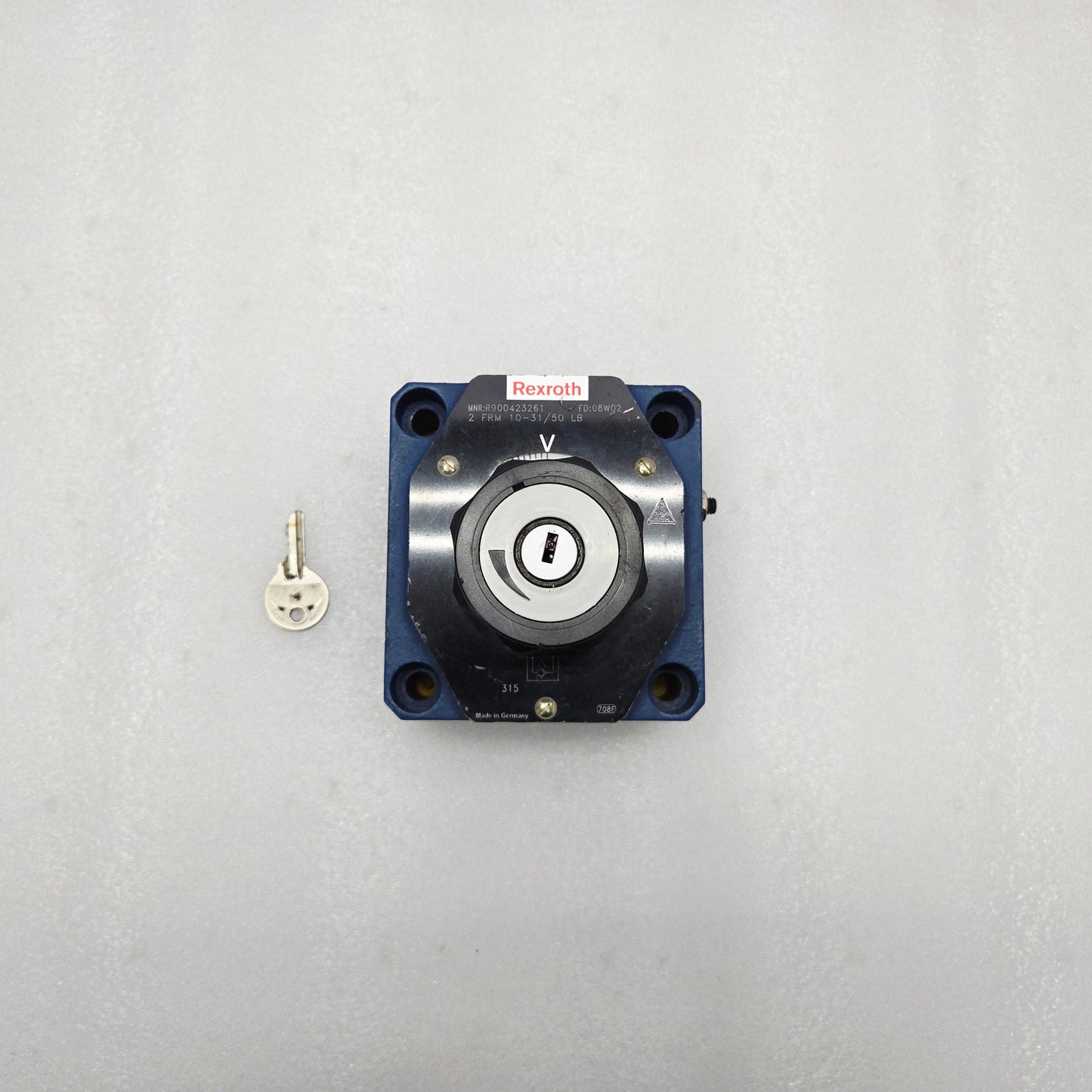 REXROTH R900423261 2 FRM 10-31/50 LB SPEED CONTROL VALVE with 'Rexroth' branding on a gray background