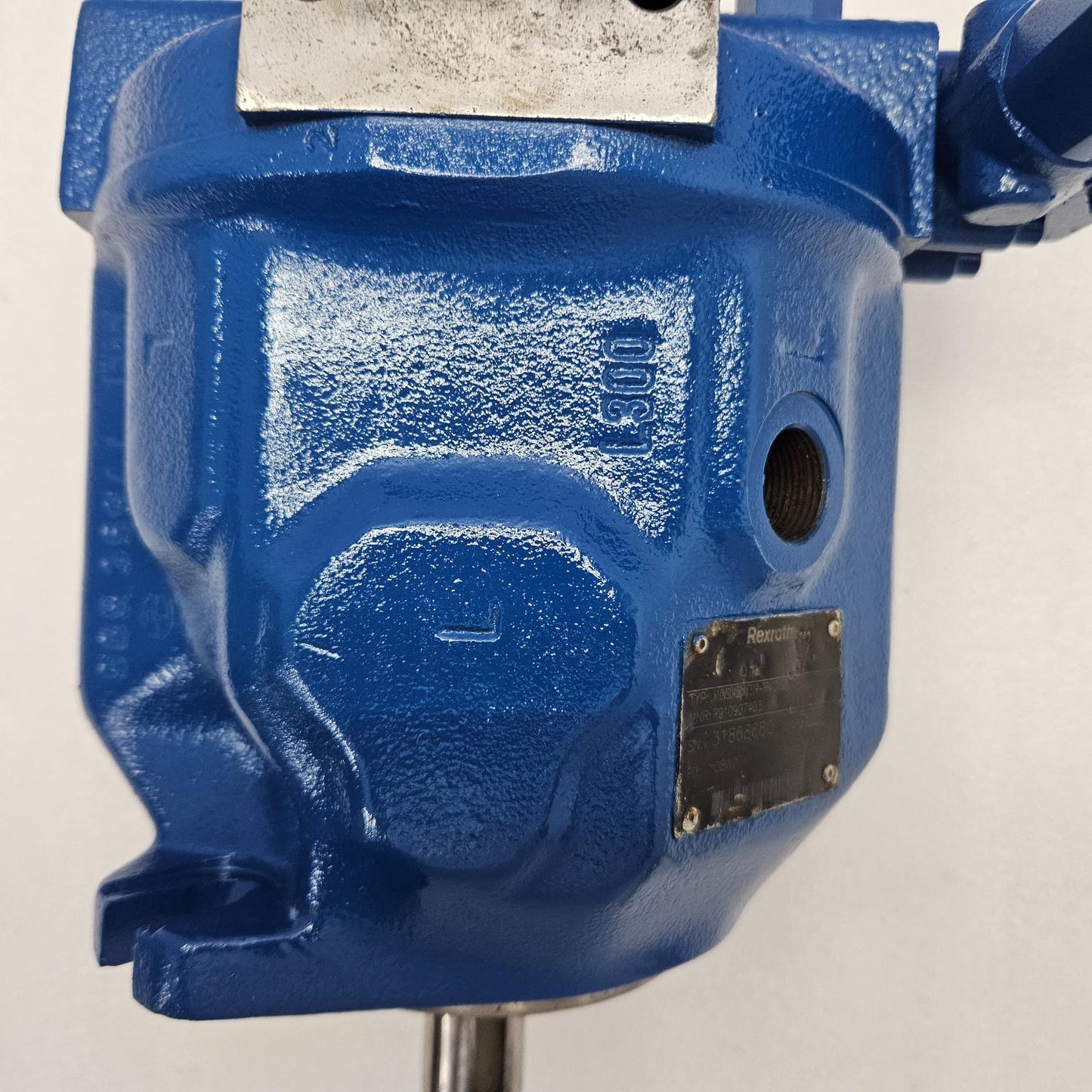 REXROTH R910907403 A10VS045DR/31R-PPA12N00 AXIAL PISTON PUMP