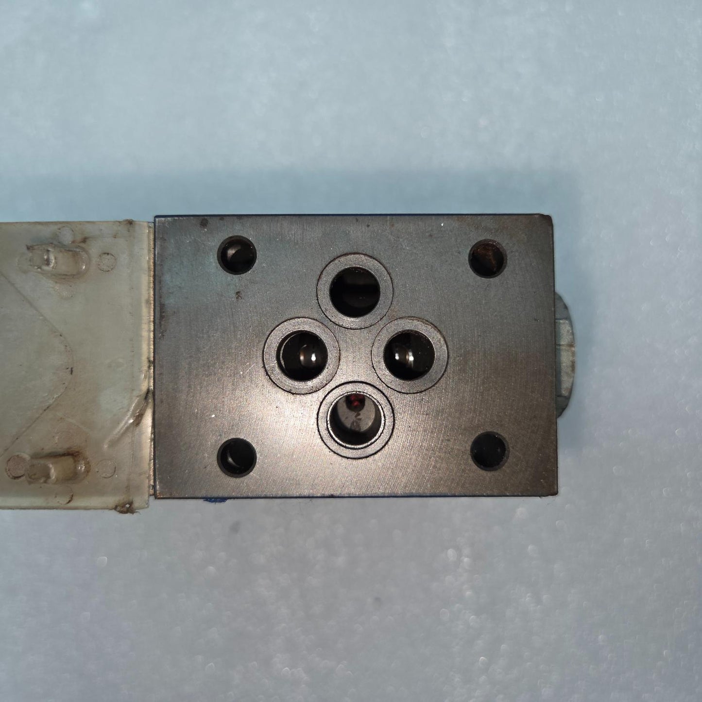 Rexroth 0811404720 Proportional Directional Valve 4WRREH6VB40L-1X/G24K0/B5M New