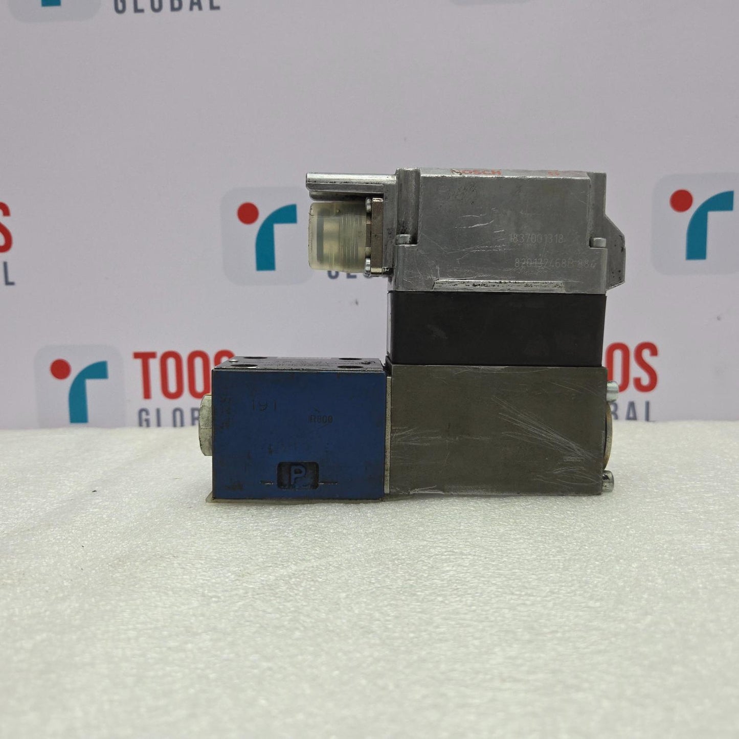 Rexroth 0811404720 Proportional Directional Valve 4WRREH6VB40L-1X/G24K0/B5M New