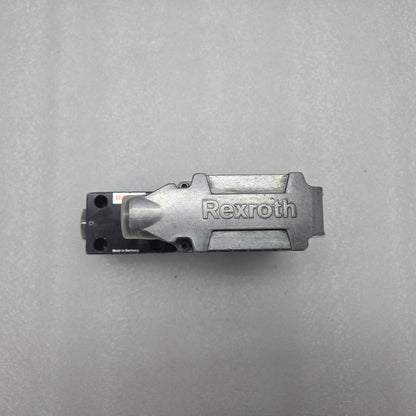 Rexroth 0811404721 Proportional Directional Valve 4WRREH6VB24L-11/G24K0/B5M New