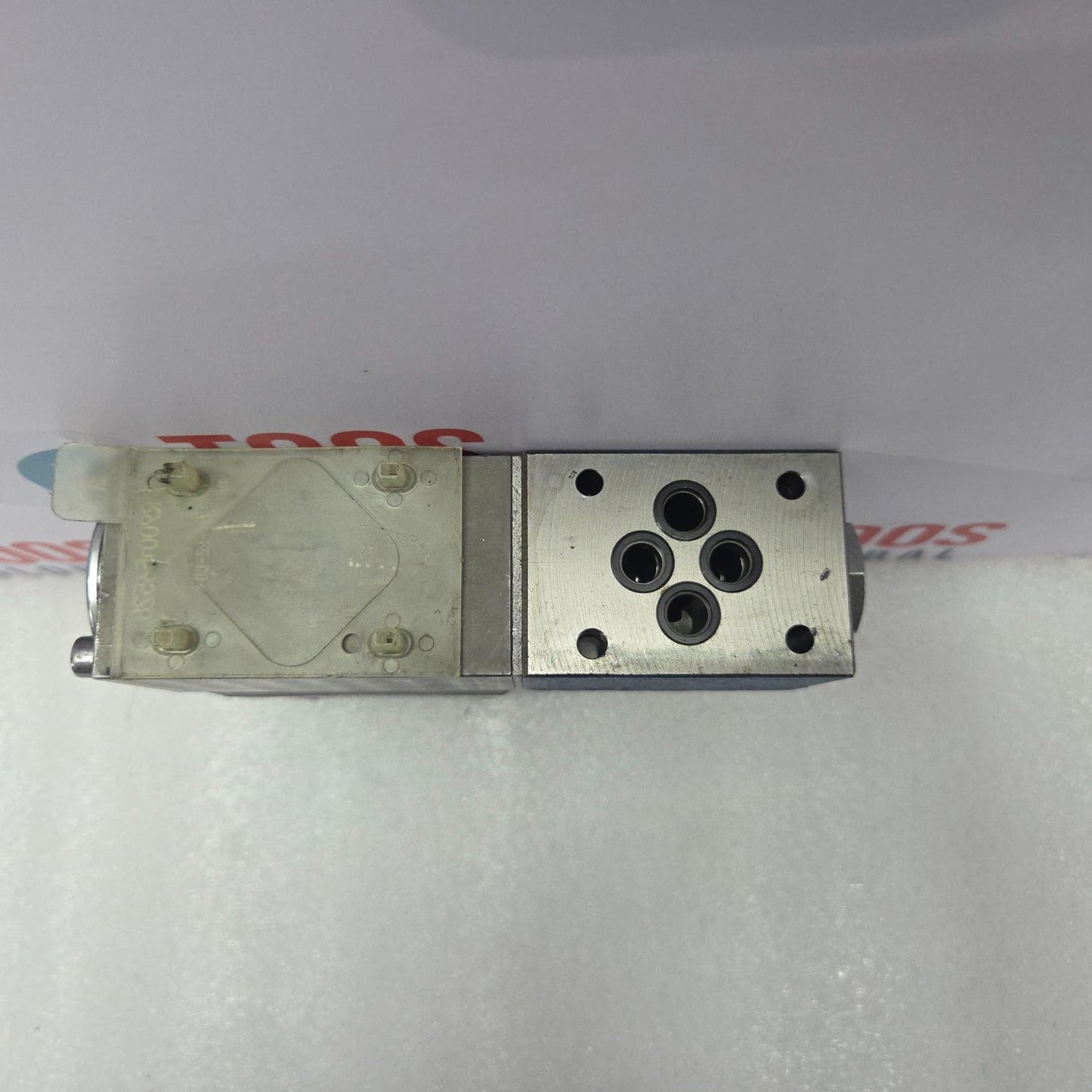 Rexroth 0811404721 Proportional Directional Valve 4WRREH6VB24L-11/G24K0/B5M New