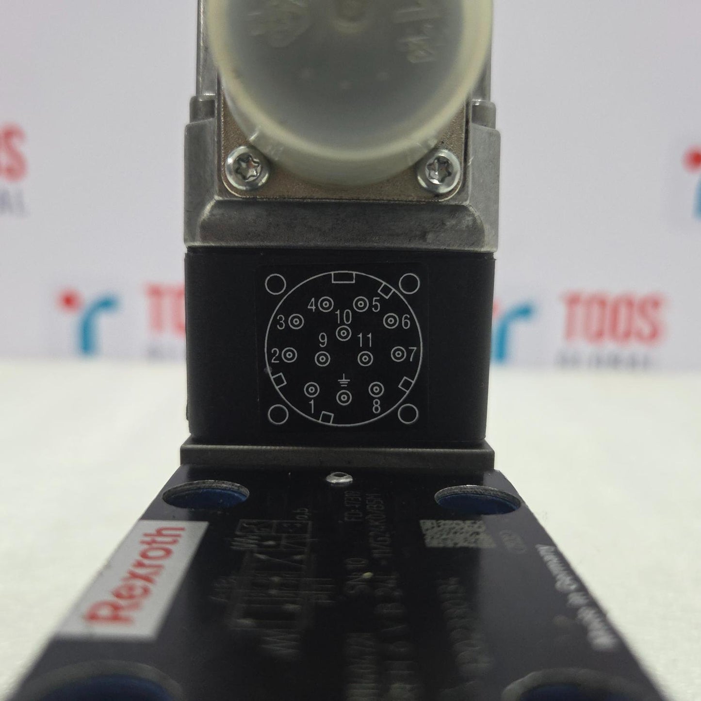 Rexroth 0811404721 Proportional Directional Valve 4WRREH6VB24L-11/G24K0/B5M New