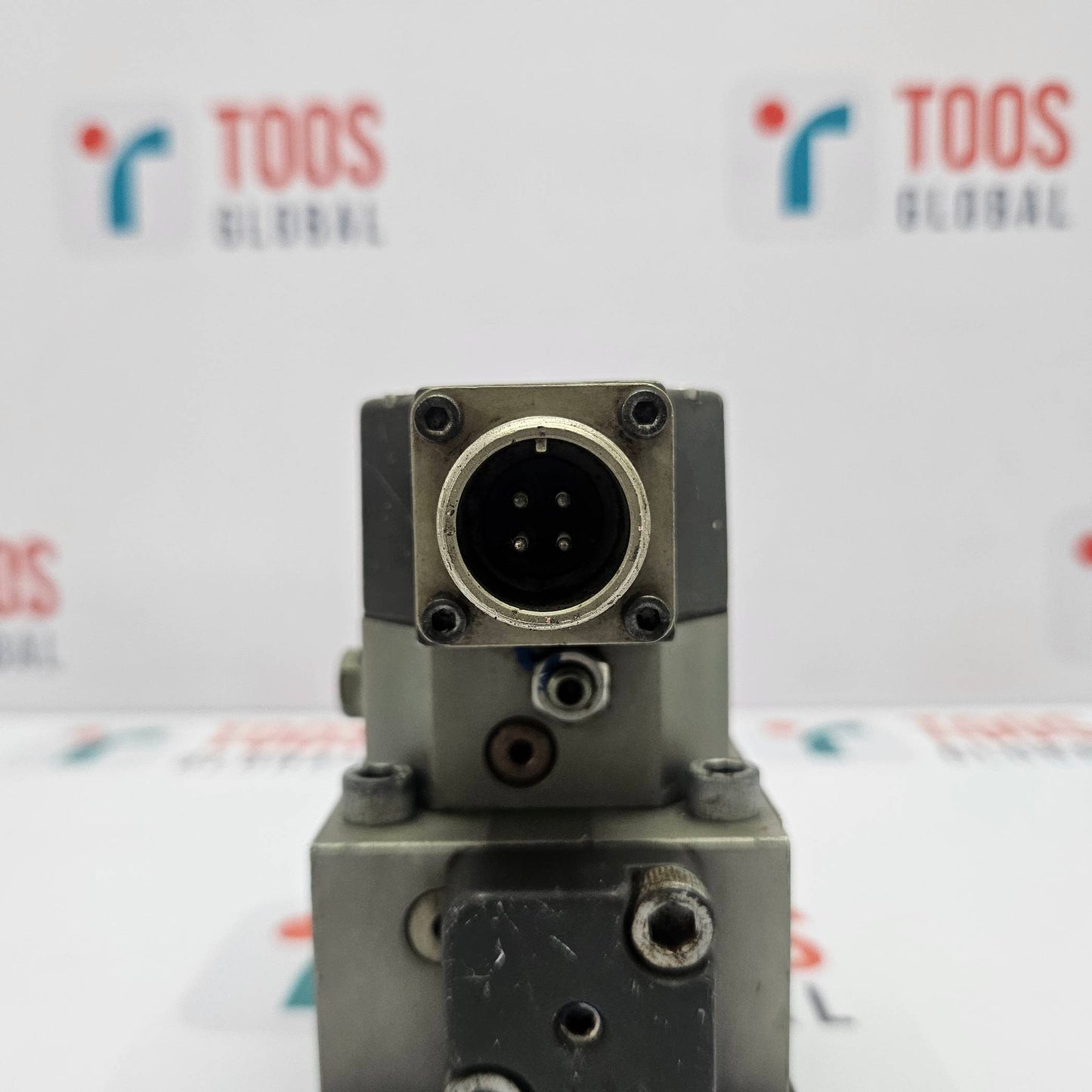 Rexroth R900379192 Servo Valve 4WS2EM10-45/30B2ET315Z8DM NEW