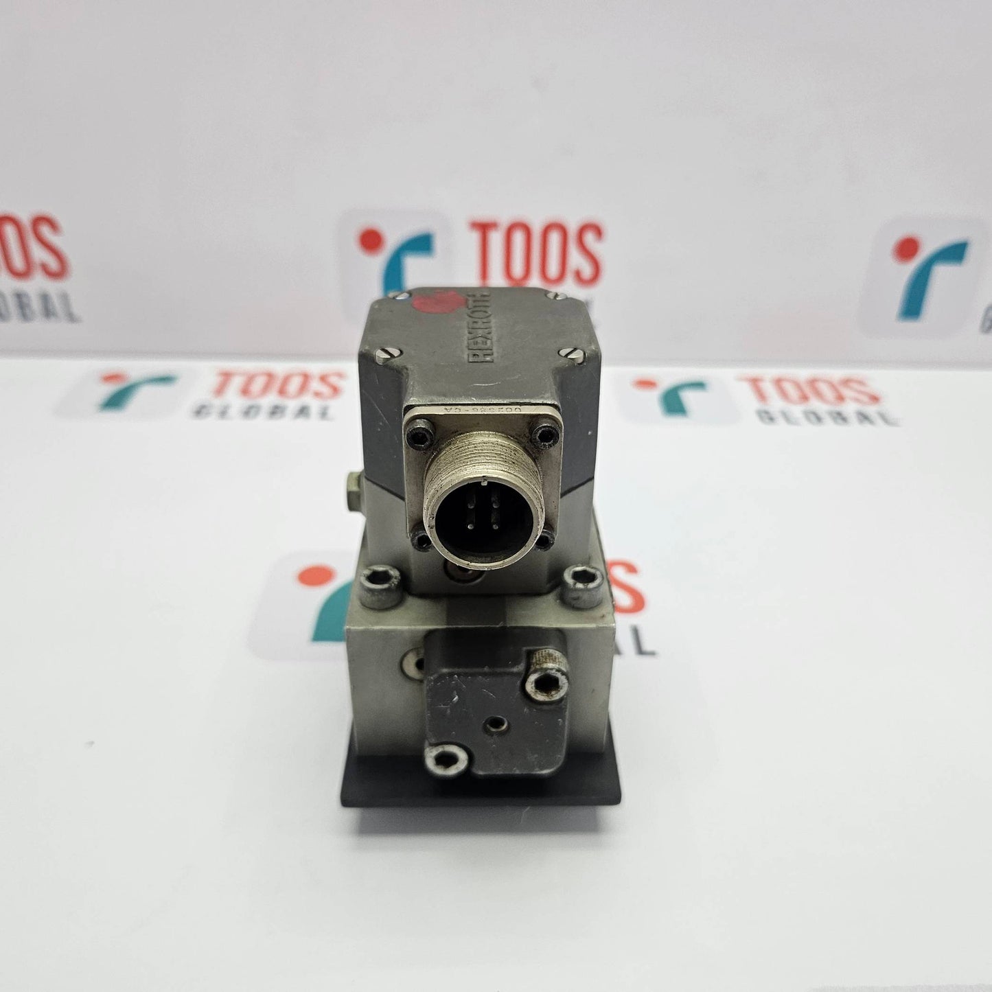Rexroth R900379192 Servo Valve 4WS2EM10-45/30B2ET315Z8DM NEW