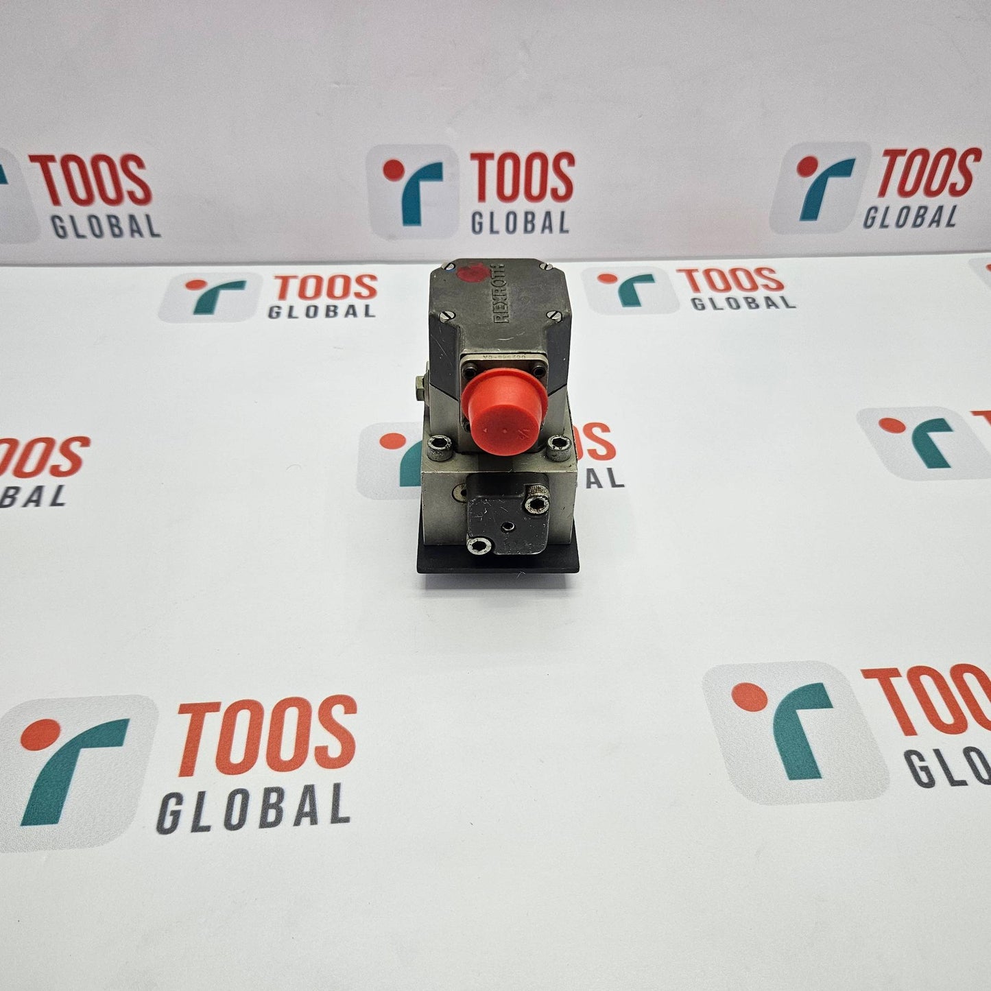 Rexroth R900379192 Servo Valve 4WS2EM10-45/30B2ET315Z8DM NEW