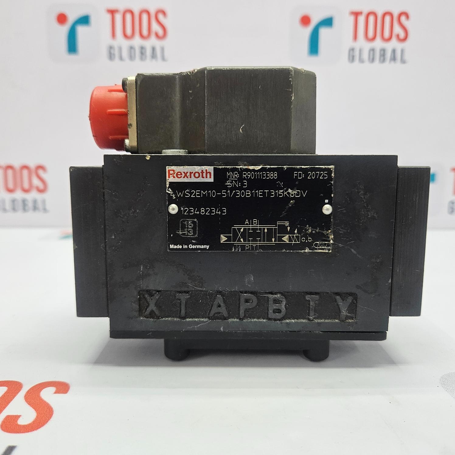 Black REXROTH SERVO VALVE 4WS2EM10-51/30B11ET315K8DV with red and gray accents on a white background with 'TOOS GLOBAL' branding.