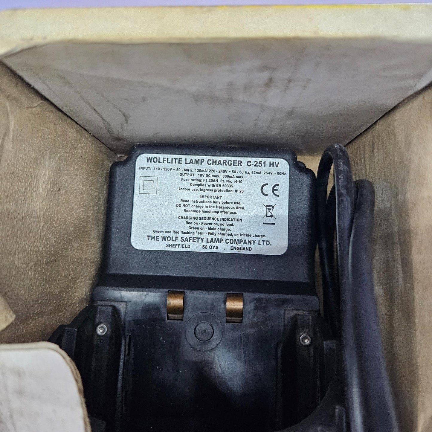 THE WOLF SAFETY LAMP COMPANY WOLFLITE LAMP CHARGER C-251HV