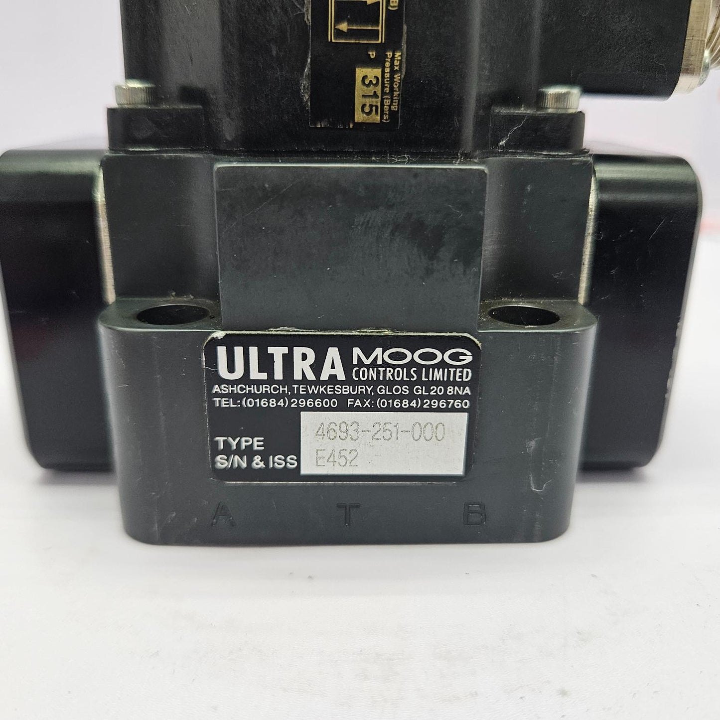 Ultra Moog 4693-251-000 Servo Valve