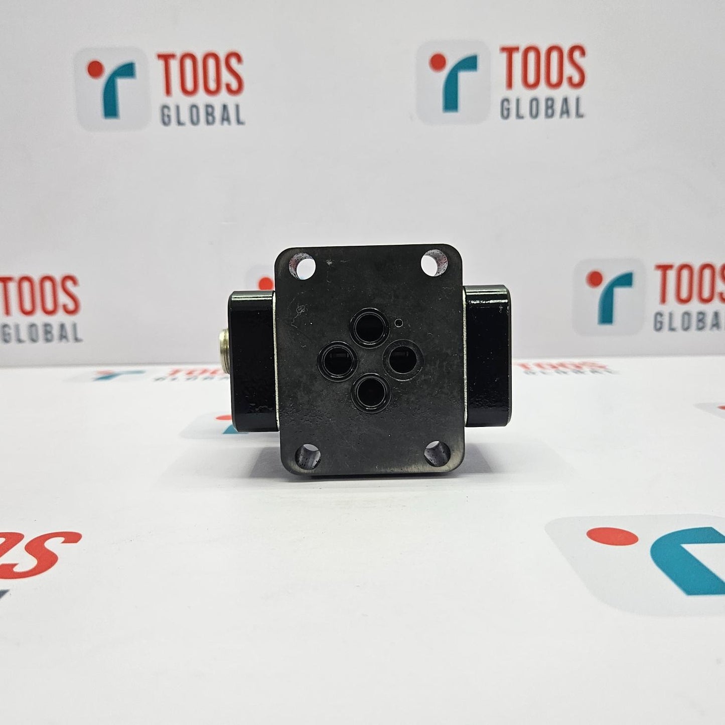 Ultra Moog 4693-251-000 Servo Valve