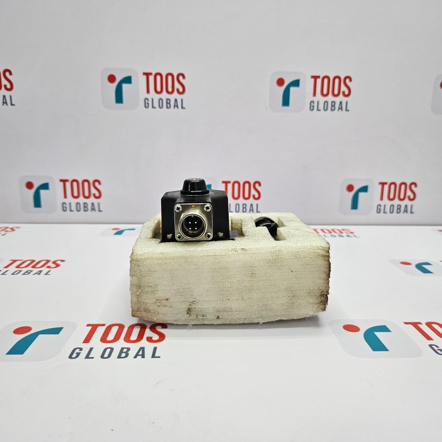 Ultra Moog 4693-251-000 Servo Valve